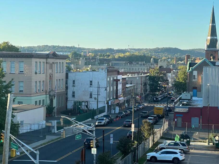 The Classic Suite: 2Br Close To Nyc Paterson Exterior photo